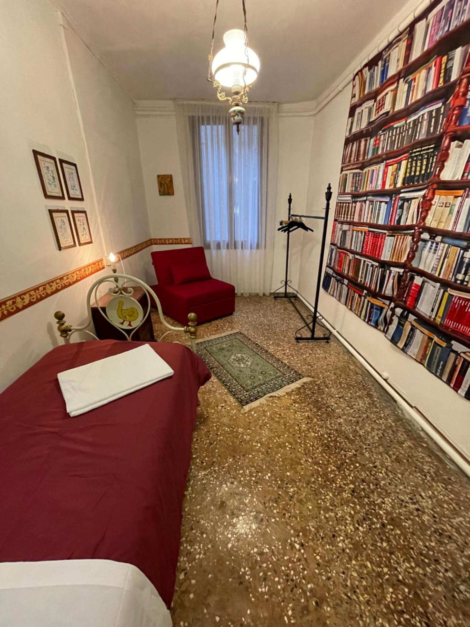 Lions Venice Guest House Bagian luar foto