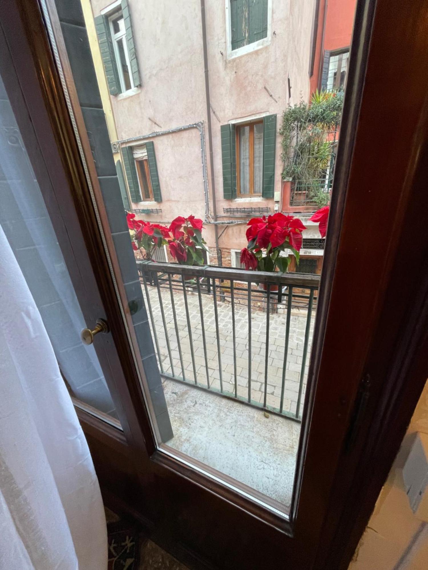 Lions Venice Guest House Bagian luar foto