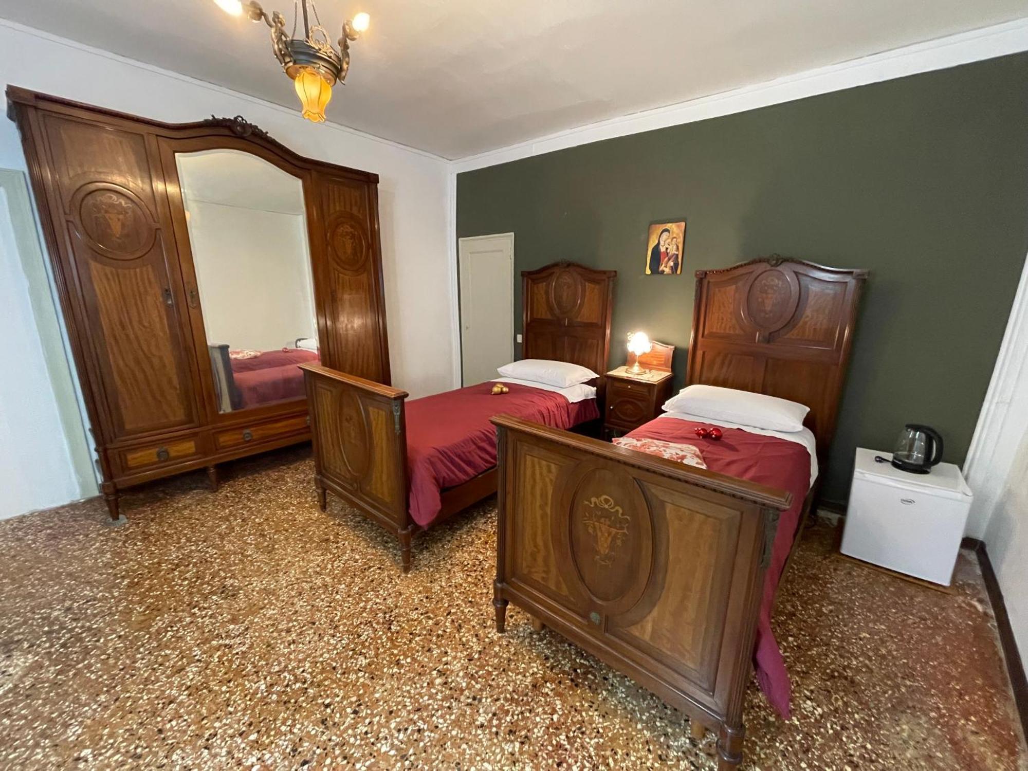 Lions Venice Guest House Bagian luar foto